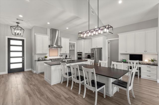 207 Sandpiper Drive, Mabank, TX 75156