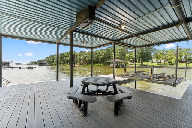 207 Sandpiper Drive, Mabank, TX 75156