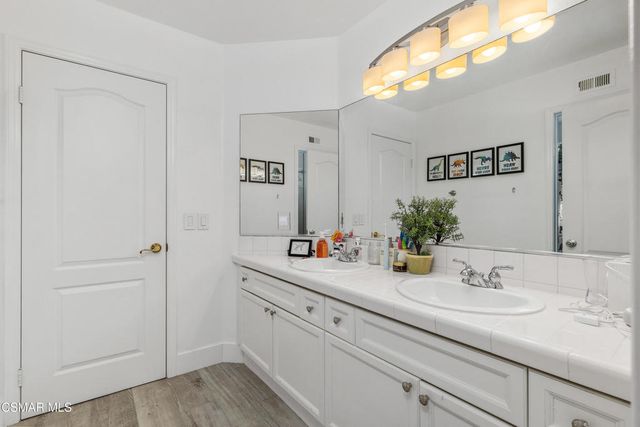 1660 Cross Bridge Place, Thousand Oaks, CA 91362