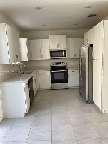 2435 SE 11th Street, Homestead, FL 33035