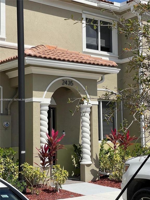 2435 SE 11th Street, Homestead, FL 33035