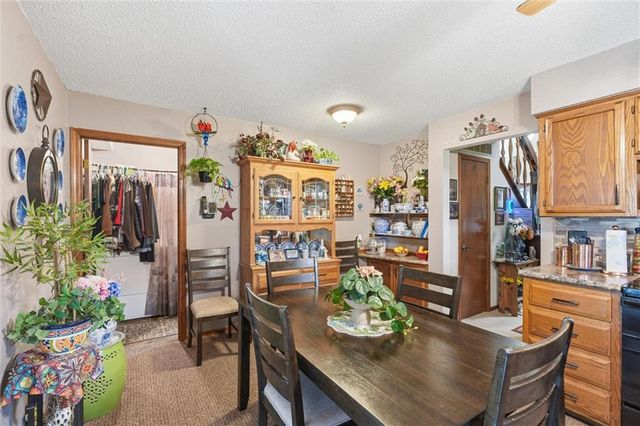 1400 E 123rd Terrace, Olathe, KS 66061