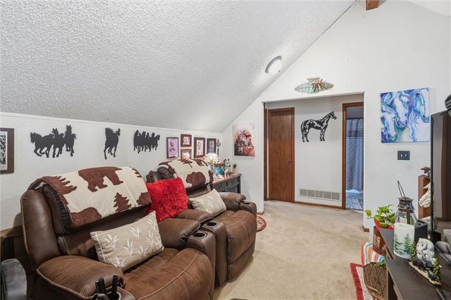 1400 E 123rd Terrace, Olathe, KS 66061