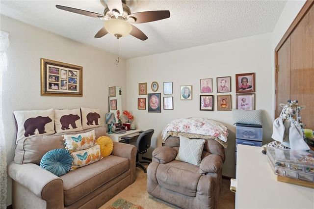 1400 E 123rd Terrace, Olathe, KS 66061