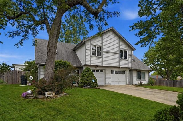 1400 E 123rd Terrace, Olathe, KS 66061