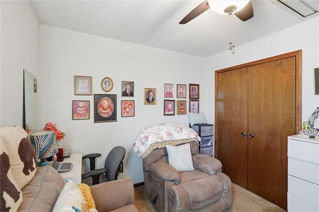 1400 E 123rd Terrace, Olathe, KS 66061