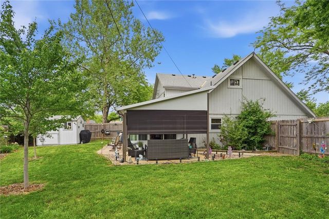 1400 E 123rd Terrace, Olathe, KS 66061