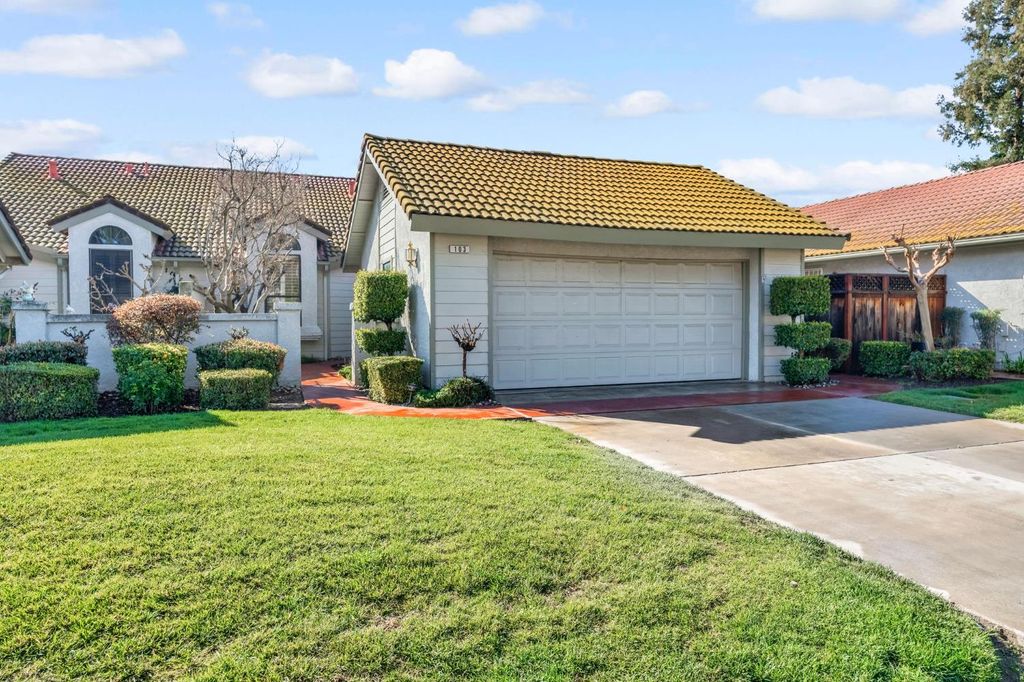 Image 1 of property listing at 1229 W Bullard Avenue # 103, Fresno, CA 93711