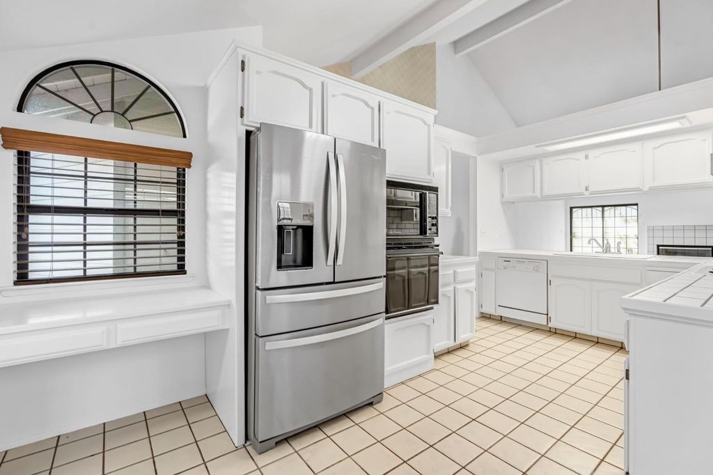 Image 10 of property listing at 1229 W Bullard Avenue # 103, Fresno, CA 93711