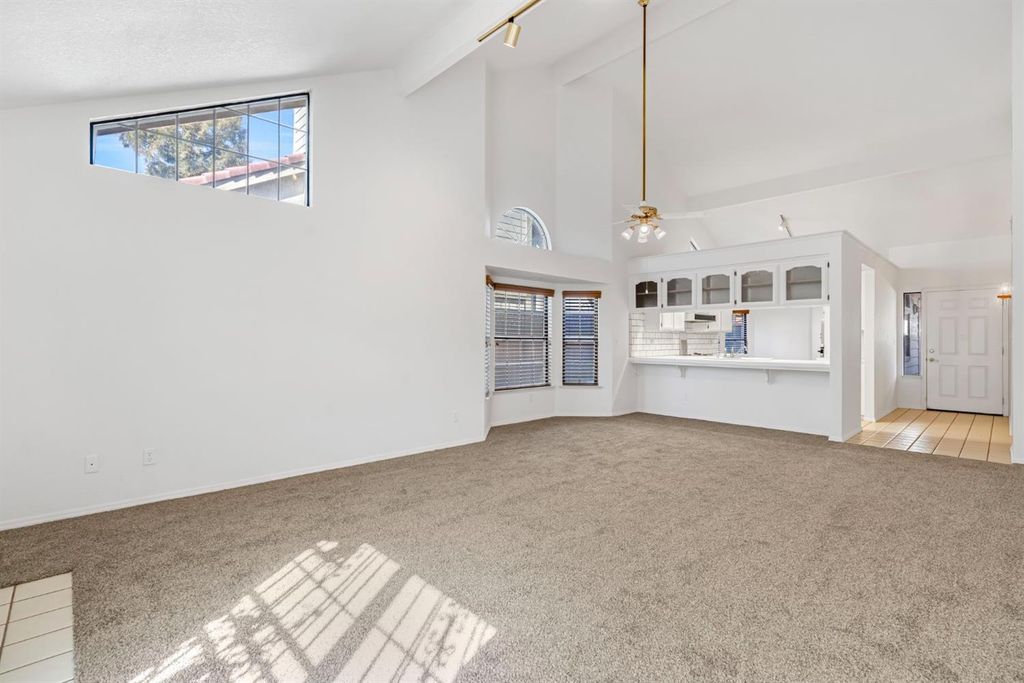 Image 15 of property listing at 1229 W Bullard Avenue # 103, Fresno, CA 93711