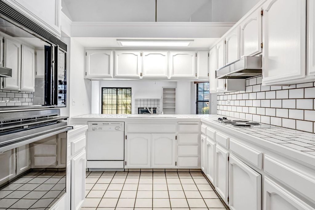 Image 8 of property listing at 1229 W Bullard Avenue # 103, Fresno, CA 93711