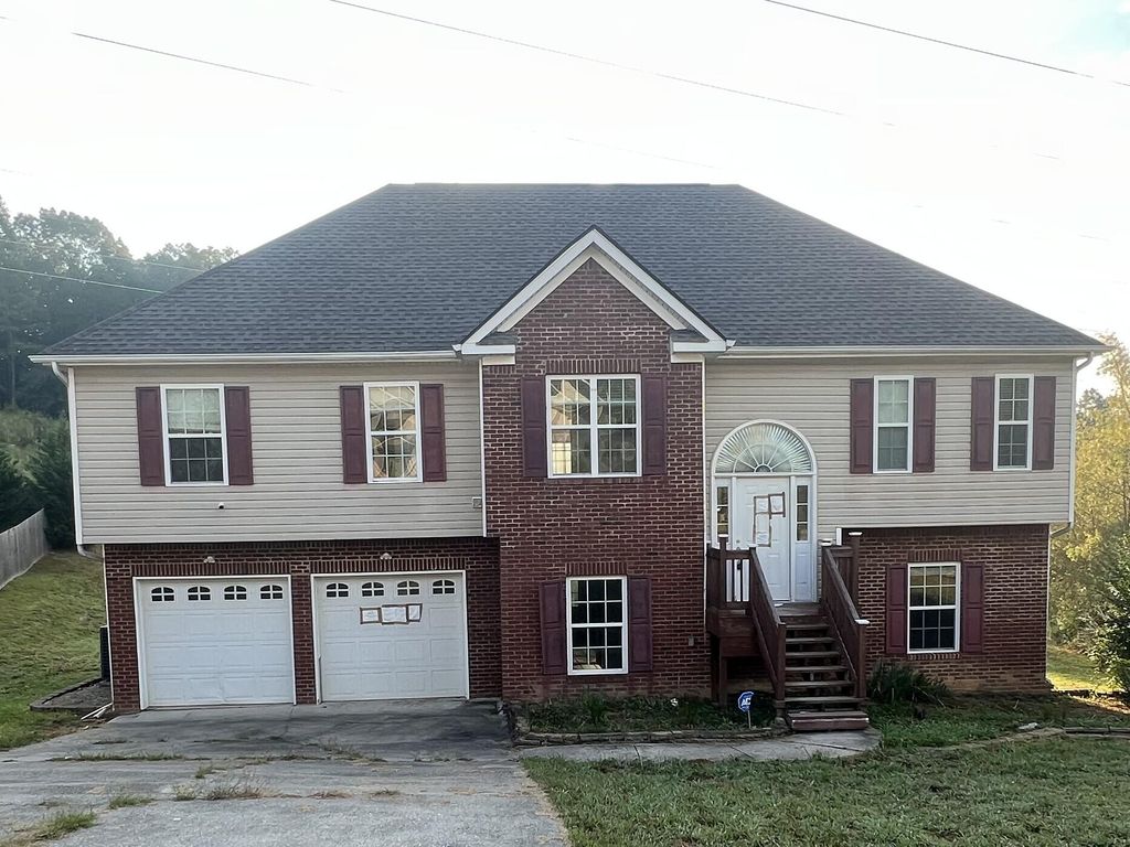 7637 Passport Drive, Ooltewah, TN 37363