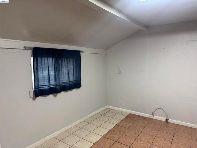 1021 1021 72nd Ave, Oakland, CA 94621