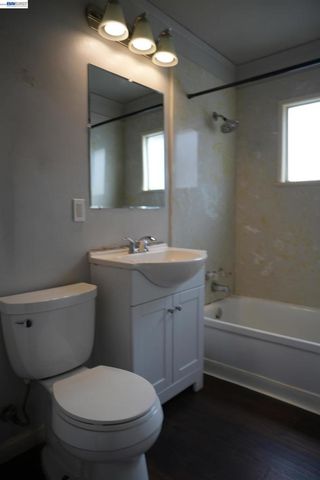 1021 1021 72nd Ave, Oakland, CA 94621