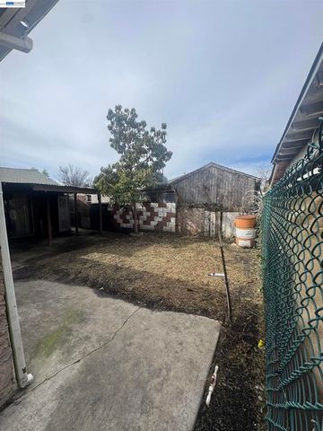 1021 1021 72nd Ave, Oakland, CA 94621