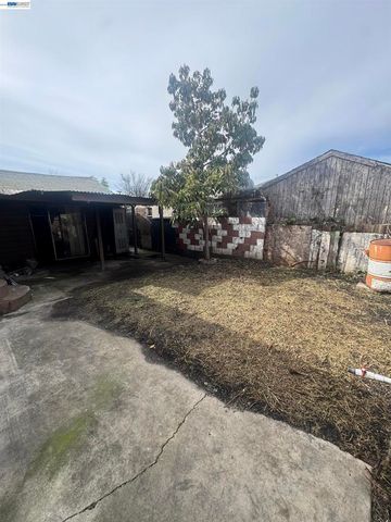 1021 1021 72nd Ave, Oakland, CA 94621