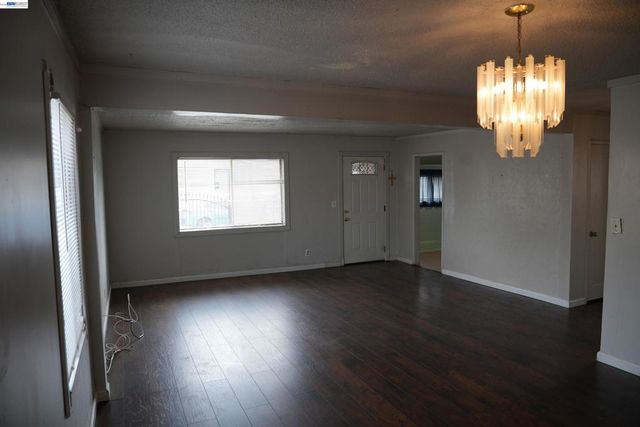 1021 1021 72nd Ave, Oakland, CA 94621