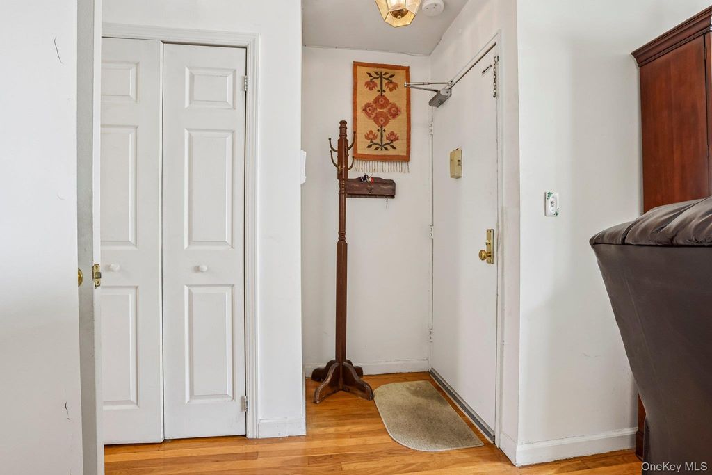 8 Dehaven Drive 1D, Yonkers, NY 10703 — photo 4