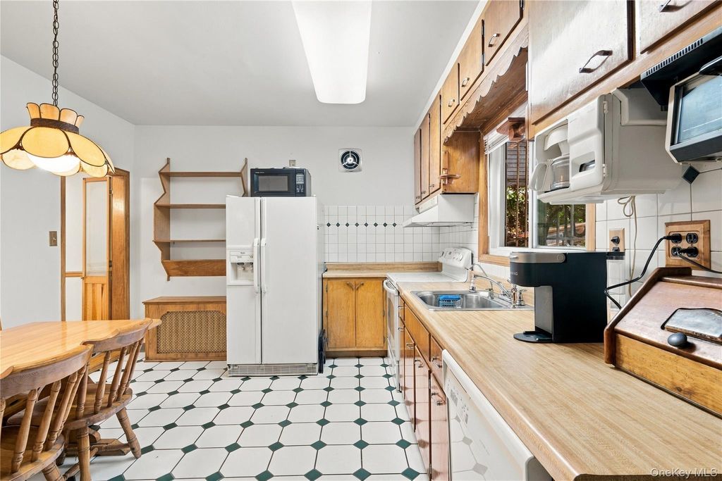 9413 108th Street, Richmond Hill, NY 11419 — photo 3