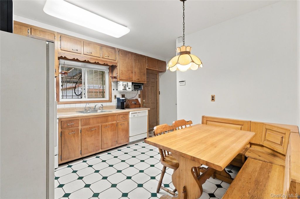 9413 108th Street, Richmond Hill, NY 11419 — photo 4
