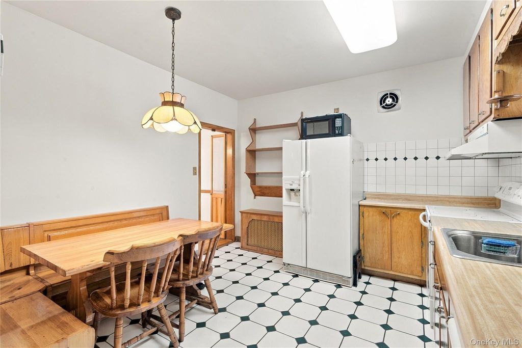 9413 108th Street, Richmond Hill, NY 11419 — photo 5