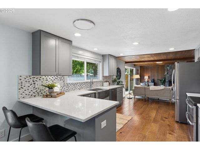 16890 Se CARMEL Ct, Milwaukie, OR 97267