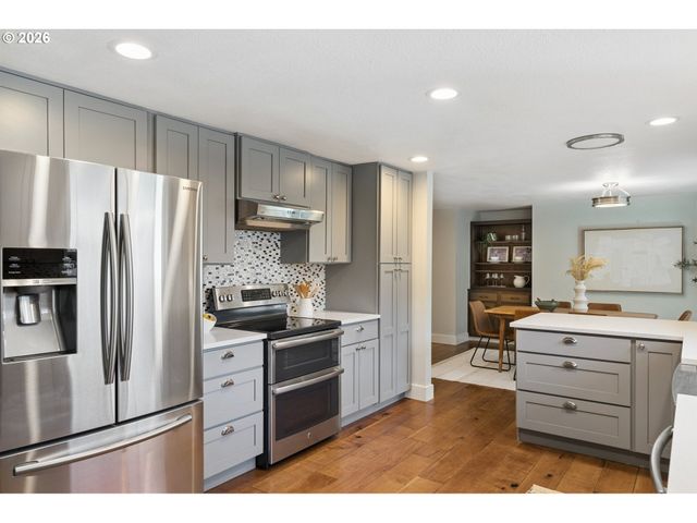 16890 Se CARMEL Ct, Milwaukie, OR 97267
