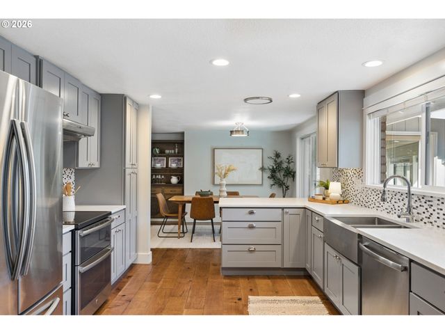 16890 Se CARMEL Ct, Milwaukie, OR 97267