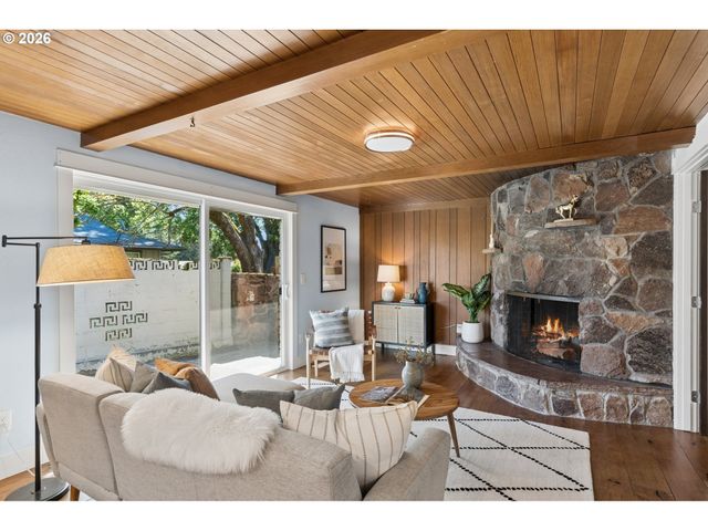 16890 Se CARMEL Ct, Milwaukie, OR 97267