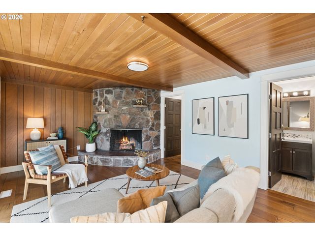 16890 Se CARMEL Ct, Milwaukie, OR 97267