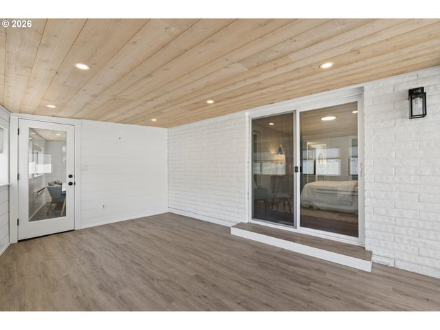 16890 Se CARMEL Ct, Milwaukie, OR 97267