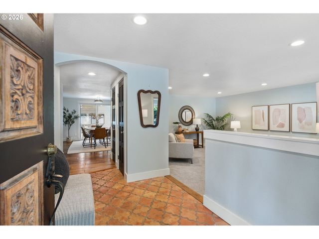16890 Se CARMEL Ct, Milwaukie, OR 97267