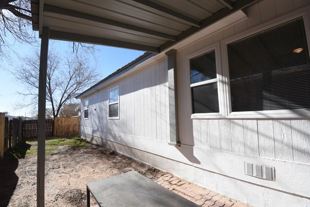 1181 Los Cristantemos Court SE, Los Lunas, NM 87031