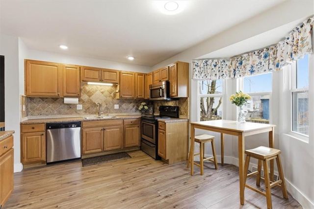 6906 E 140th Place, Grandview, MO 64030