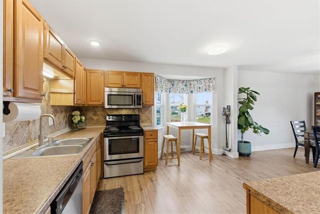 6906 E 140th Place, Grandview, MO 64030