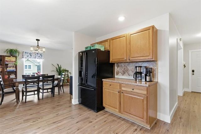 6906 E 140th Place, Grandview, MO 64030