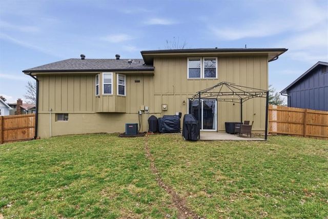 6906 E 140th Place, Grandview, MO 64030