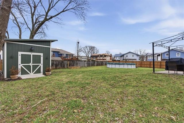 6906 E 140th Place, Grandview, MO 64030