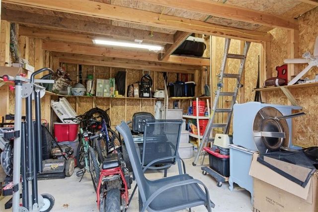 6906 E 140th Place, Grandview, MO 64030