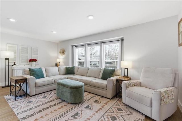 6906 E 140th Place, Grandview, MO 64030