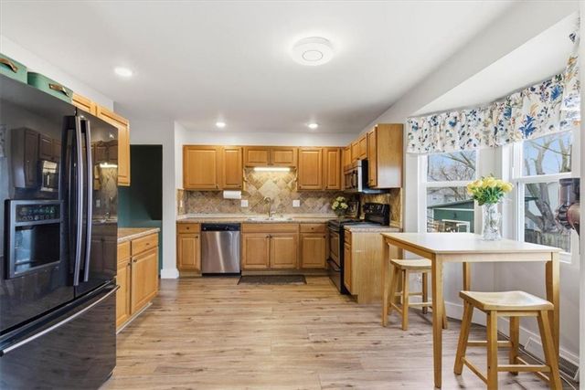 6906 E 140th Place, Grandview, MO 64030