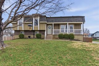 6906 E 140th Place, Grandview, MO 64030