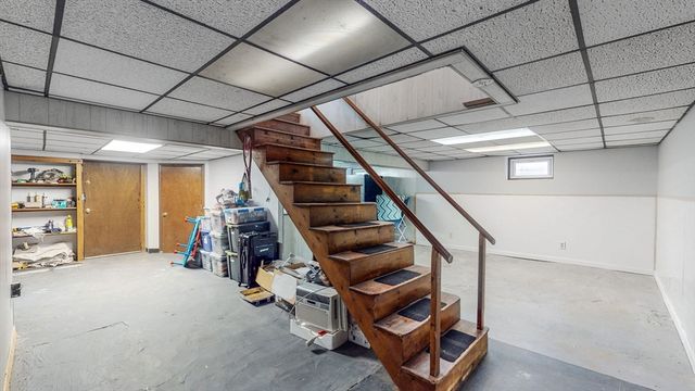 786 E Ashland St, Brockton, MA 02302