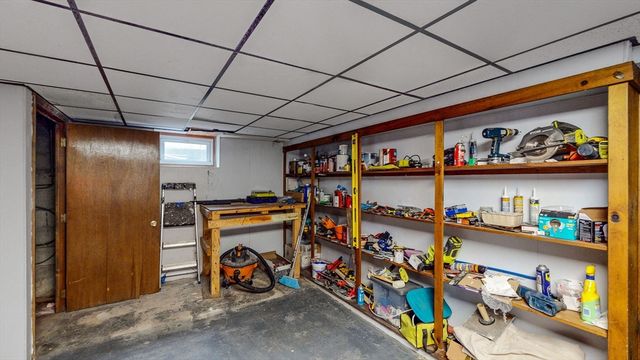 786 E Ashland St, Brockton, MA 02302
