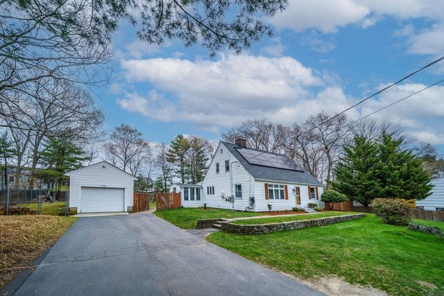 786 E Ashland St, Brockton, MA 02302