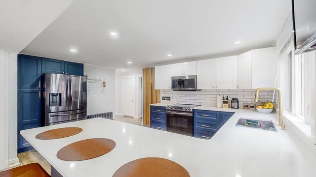 786 E Ashland St, Brockton, MA 02302