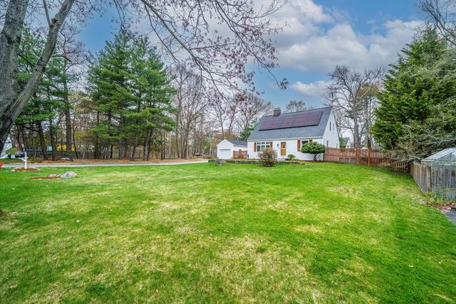 786 E Ashland St, Brockton, MA 02302