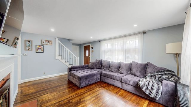786 E Ashland St, Brockton, MA 02302