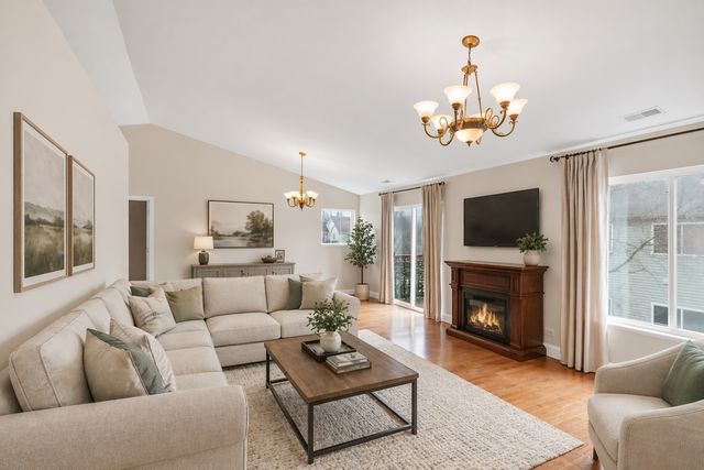 3355 Blue Ridge Drive, Carpentersville, IL 60110