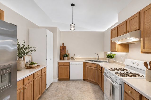 3355 Blue Ridge Drive, Carpentersville, IL 60110